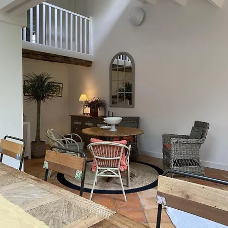 Semesterbostad La Girondine